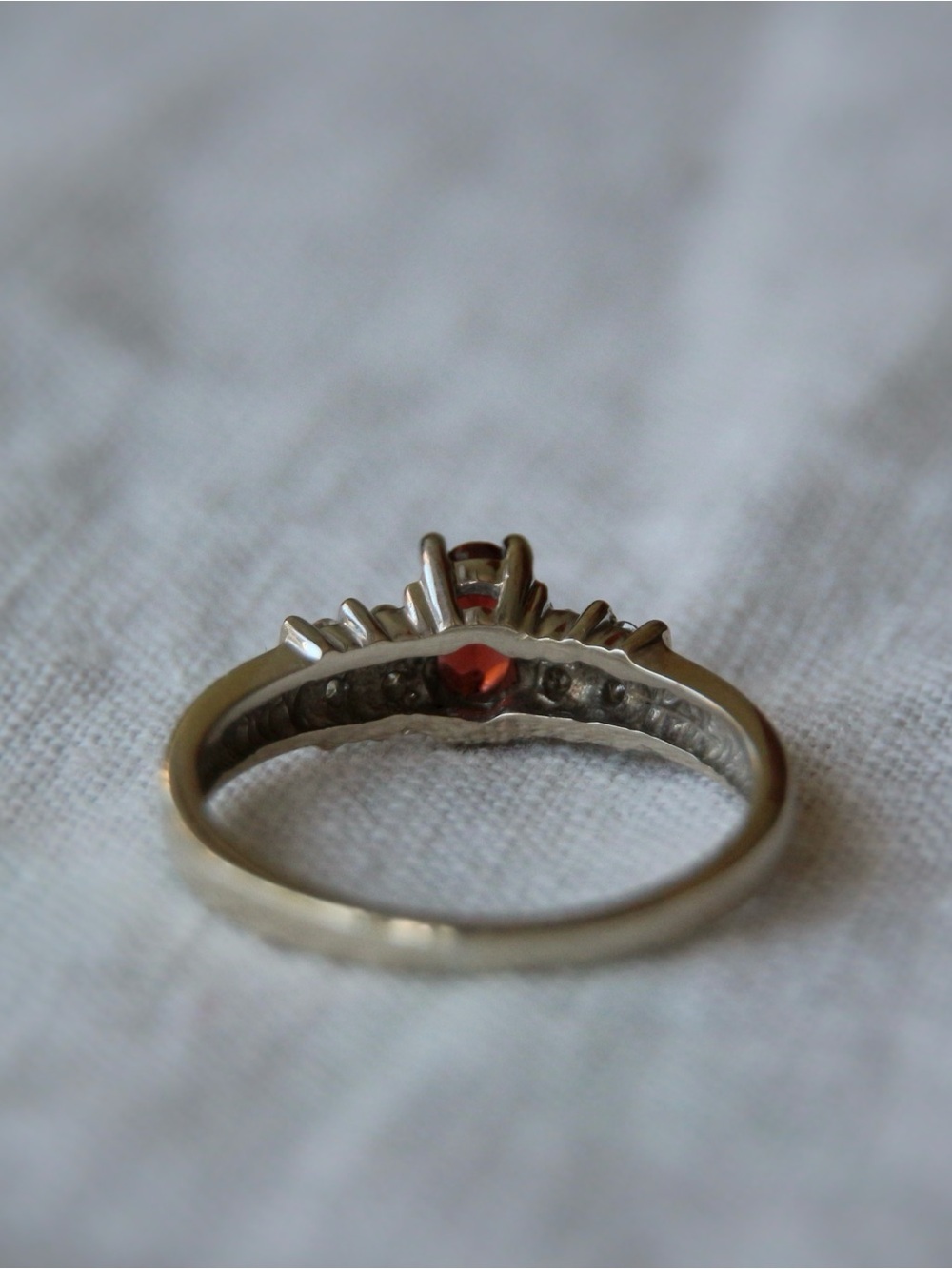 2000's 10k Gold Garnet and Diamond Ring - Picture 6 of 8